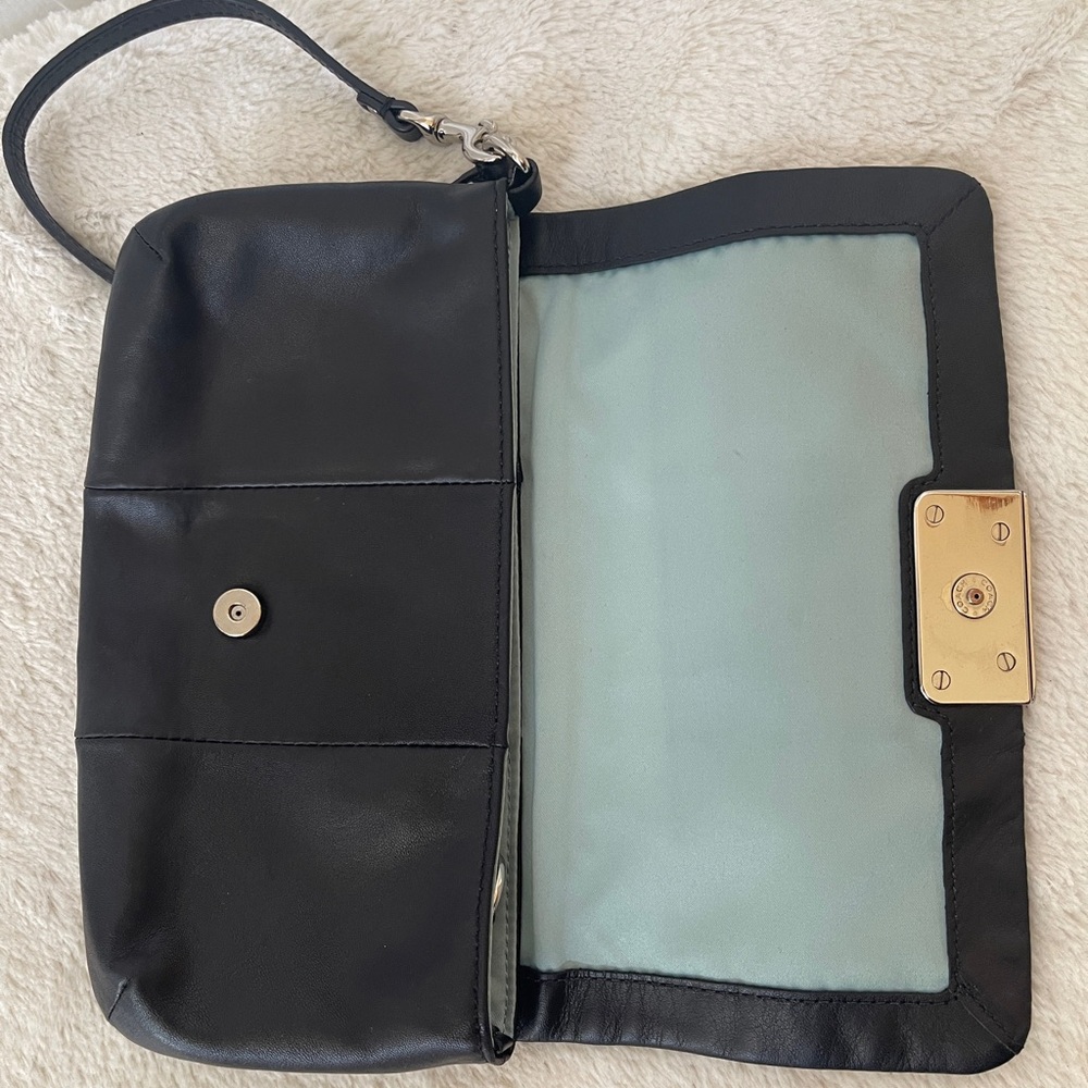 Coach leather clutch / Wristlet EUC - Picture 7 of 11